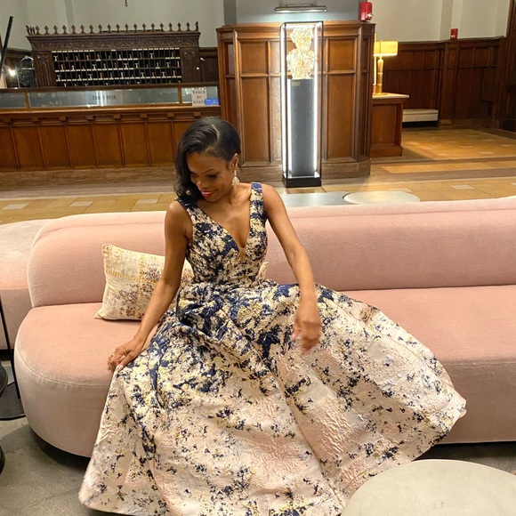 ⭐️ Cecilia Couture Ballgown | Size 4 | Pale Pink, Gold & Navy Accents - Picture 13 of 15